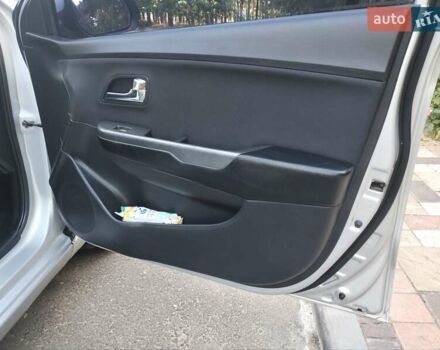 Сірий Кіа Ріо, об'ємом двигуна 1.59 л та пробігом 253 тис. км за 7900 $, фото 13 на Automoto.ua