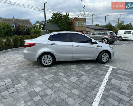 Сірий Кіа Ріо, об'ємом двигуна 1.4 л та пробігом 150 тис. км за 7300 $, фото 6 на Automoto.ua