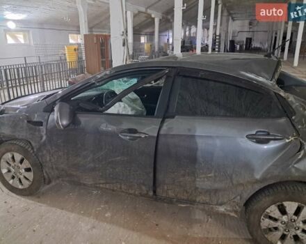 Серый Киа Рио, объемом двигателя 1.6 л и пробегом 260 тыс. км за 3700 $, фото 3 на Automoto.ua