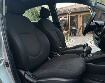 Сірий Кіа Ріо, об'ємом двигуна 1.4 л та пробігом 262 тис. км за 5300 $, фото 16 на Automoto.ua