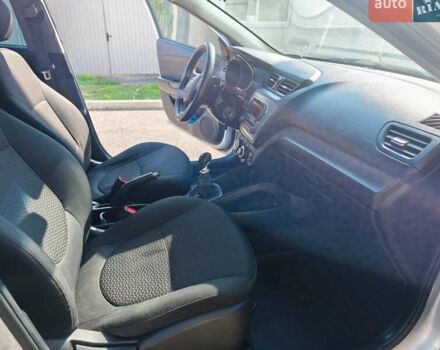 Серый Киа Рио, объемом двигателя 1.4 л и пробегом 175 тыс. км за 8100 $, фото 19 на Automoto.ua