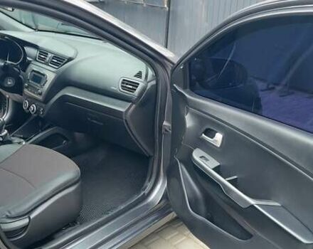 Серый Киа Рио, объемом двигателя 1.4 л и пробегом 150 тыс. км за 8600 $, фото 9 на Automoto.ua