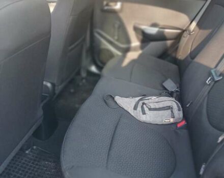Сірий Кіа Ріо, об'ємом двигуна 1.4 л та пробігом 88 тис. км за 8400 $, фото 9 на Automoto.ua