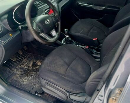 Сірий Кіа Ріо, об'ємом двигуна 1.4 л та пробігом 30000 тис. км за 5850 $, фото 11 на Automoto.ua