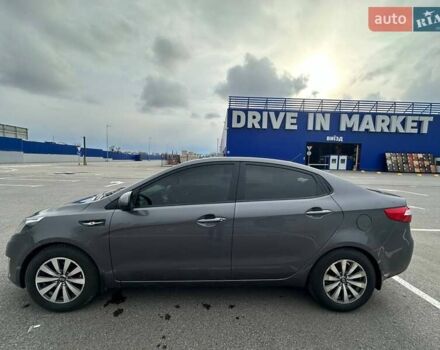 Сірий Кіа Ріо, об'ємом двигуна 1.4 л та пробігом 320 тис. км за 7100 $, фото 4 на Automoto.ua