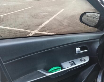 Сірий Кіа Ріо, об'ємом двигуна 1.4 л та пробігом 130 тис. км за 6500 $, фото 6 на Automoto.ua