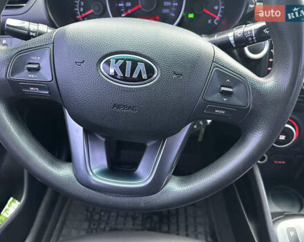 Серый Киа Рио, объемом двигателя 1.4 л и пробегом 191 тыс. км за 6400 $, фото 6 на Automoto.ua