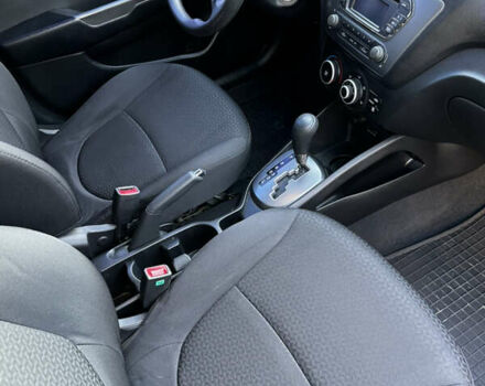 Серый Киа Рио, объемом двигателя 1.4 л и пробегом 88 тыс. км за 9000 $, фото 16 на Automoto.ua