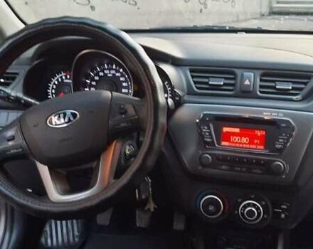 Серый Киа Рио, объемом двигателя 1.4 л и пробегом 68 тыс. км за 9000 $, фото 3 на Automoto.ua