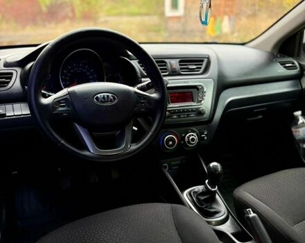 Серый Киа Рио, объемом двигателя 1.4 л и пробегом 262 тыс. км за 5650 $, фото 7 на Automoto.ua