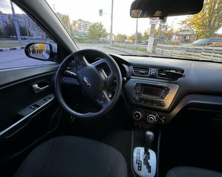 Серый Киа Рио, объемом двигателя 1.4 л и пробегом 88 тыс. км за 9000 $, фото 19 на Automoto.ua