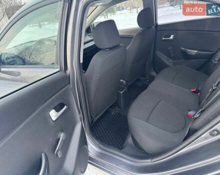 Серый Киа Рио, объемом двигателя 1.4 л и пробегом 260 тыс. км за 6950 $, фото 5 на Automoto.ua