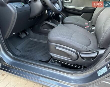 Серый Киа Рио, объемом двигателя 1.4 л и пробегом 87 тыс. км за 8950 $, фото 37 на Automoto.ua