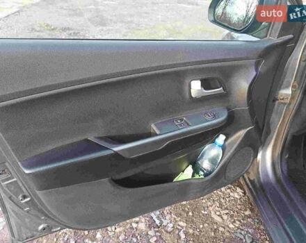 Серый Киа Рио, объемом двигателя 1.4 л и пробегом 70 тыс. км за 9000 $, фото 27 на Automoto.ua