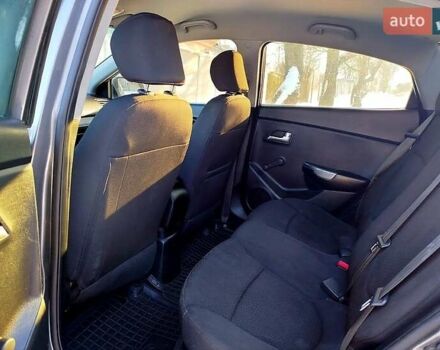 Серый Киа Рио, объемом двигателя 1.4 л и пробегом 25 тыс. км за 5500 $, фото 7 на Automoto.ua