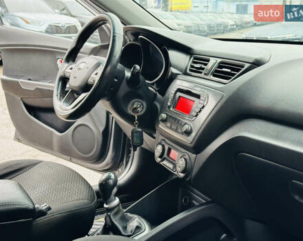 Серый Киа Рио, объемом двигателя 1.4 л и пробегом 245 тыс. км за 5900 $, фото 22 на Automoto.ua