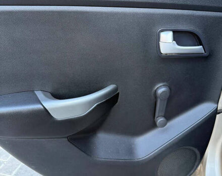 Серый Киа Рио, объемом двигателя 1.4 л и пробегом 223 тыс. км за 7399 $, фото 31 на Automoto.ua