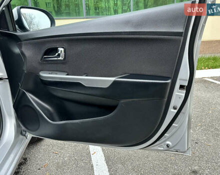 Серый Киа Рио, объемом двигателя 1.6 л и пробегом 168 тыс. км за 7800 $, фото 19 на Automoto.ua