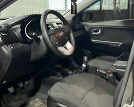 Сірий Кіа Ріо, об'ємом двигуна 1.4 л та пробігом 178 тис. км за 6900 $, фото 5 на Automoto.ua