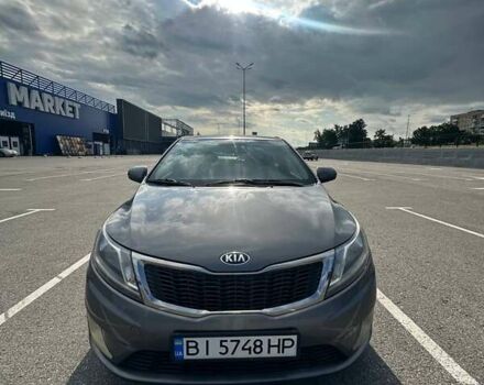 Серый Киа Рио, объемом двигателя 1.4 л и пробегом 320 тыс. км за 6300 $, фото 2 на Automoto.ua