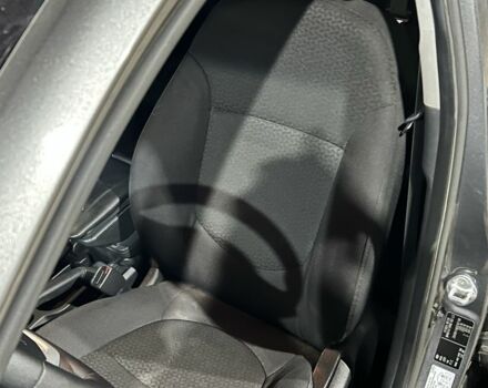 Сірий Кіа Ріо, об'ємом двигуна 1.4 л та пробігом 178 тис. км за 6900 $, фото 4 на Automoto.ua