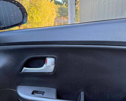 Серый Киа Рио, объемом двигателя 1.4 л и пробегом 223 тыс. км за 7399 $, фото 28 на Automoto.ua