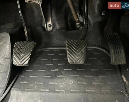 Сірий Кіа Ріо, об'ємом двигуна 1.4 л та пробігом 320 тис. км за 7100 $, фото 16 на Automoto.ua