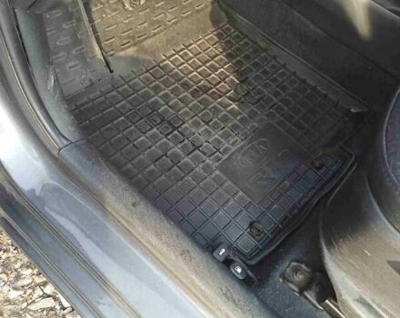 Серый Киа Рио, объемом двигателя 1.4 л и пробегом 70 тыс. км за 9000 $, фото 55 на Automoto.ua