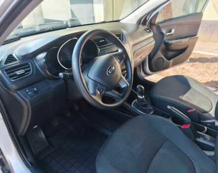 Серый Киа Рио, объемом двигателя 1.4 л и пробегом 175 тыс. км за 8100 $, фото 14 на Automoto.ua