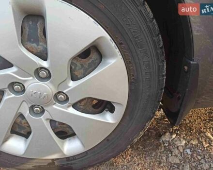 Серый Киа Рио, объемом двигателя 1.4 л и пробегом 70 тыс. км за 9000 $, фото 18 на Automoto.ua