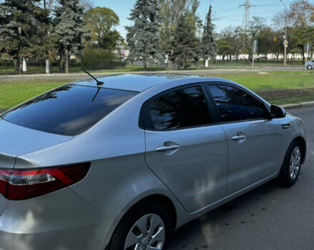 Серый Киа Рио, объемом двигателя 1.4 л и пробегом 88 тыс. км за 9000 $, фото 11 на Automoto.ua