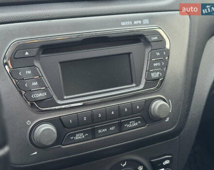 Серый Киа Рио, объемом двигателя 1.4 л и пробегом 260 тыс. км за 7799 $, фото 12 на Automoto.ua