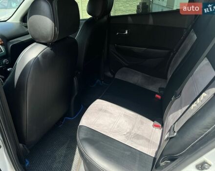 Серый Киа Рио, объемом двигателя 1.6 л и пробегом 232 тыс. км за 8400 $, фото 16 на Automoto.ua
