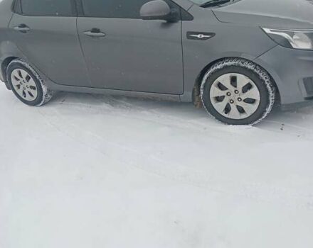 Серый Киа Рио, объемом двигателя 1.4 л и пробегом 300 тыс. км за 5850 $, фото 4 на Automoto.ua