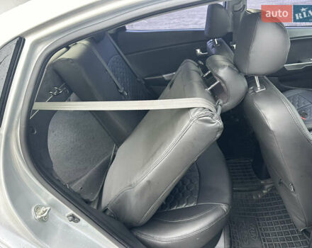 Серый Киа Рио, объемом двигателя 1.4 л и пробегом 191 тыс. км за 6400 $, фото 25 на Automoto.ua