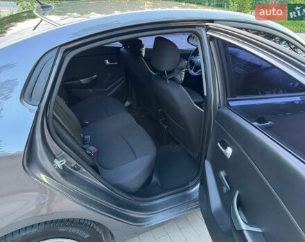 Серый Киа Рио, объемом двигателя 1.4 л и пробегом 87 тыс. км за 8950 $, фото 58 на Automoto.ua