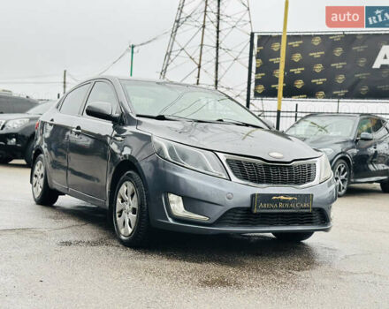 Серый Киа Рио, объемом двигателя 1.4 л и пробегом 245 тыс. км за 5900 $, фото 8 на Automoto.ua