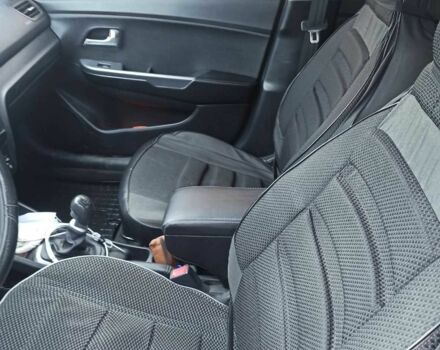 Сірий Кіа Ріо, об'ємом двигуна 1.4 л та пробігом 130 тис. км за 6500 $, фото 5 на Automoto.ua