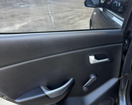 Серый Киа Рио, объемом двигателя 1.4 л и пробегом 104 тыс. км за 7000 $, фото 12 на Automoto.ua