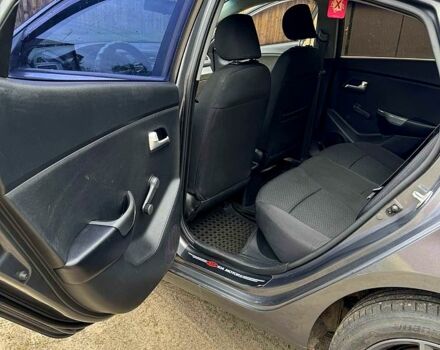Сірий Кіа Ріо, об'ємом двигуна 1.4 л та пробігом 121 тис. км за 7500 $, фото 5 на Automoto.ua