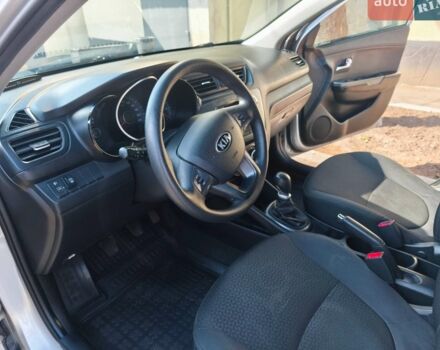 Сірий Кіа Ріо, об'ємом двигуна 1.4 л та пробігом 176 тис. км за 7899 $, фото 13 на Automoto.ua