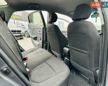 Серый Киа Рио, объемом двигателя 1.4 л и пробегом 245 тыс. км за 5900 $, фото 17 на Automoto.ua
