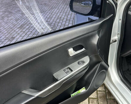 Серый Киа Рио, объемом двигателя 1.4 л и пробегом 191 тыс. км за 6400 $, фото 20 на Automoto.ua