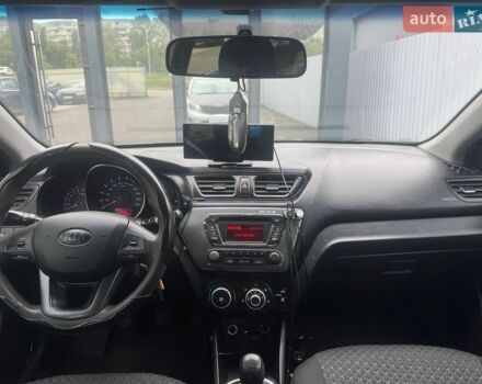 Серый Киа Рио, объемом двигателя 1.4 л и пробегом 319 тыс. км за 6490 $, фото 12 на Automoto.ua
