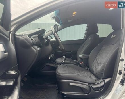 Серый Киа Рио, объемом двигателя 1.4 л и пробегом 319 тыс. км за 6490 $, фото 8 на Automoto.ua