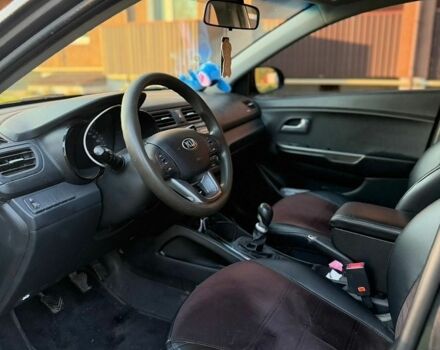 Сірий Кіа Ріо, об'ємом двигуна 1.4 л та пробігом 174 тис. км за 8400 $, фото 12 на Automoto.ua