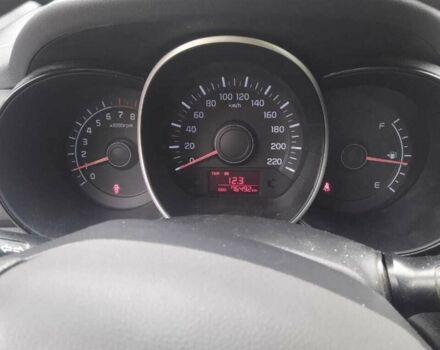 Сірий Кіа Ріо, об'ємом двигуна 1.4 л та пробігом 76 тис. км за 8999 $, фото 4 на Automoto.ua