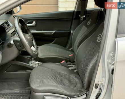 Серый Киа Рио, объемом двигателя 1.4 л и пробегом 137 тыс. км за 8950 $, фото 4 на Automoto.ua