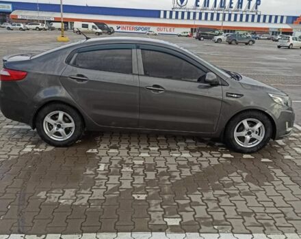 Сірий Кіа Ріо, об'ємом двигуна 1.4 л та пробігом 130 тис. км за 7000 $, фото 3 на Automoto.ua