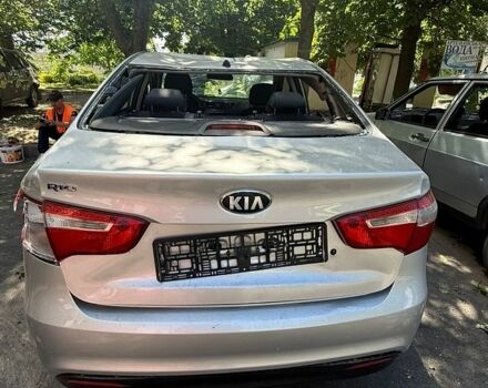 Серый Киа Рио, объемом двигателя 1.4 л и пробегом 175 тыс. км за 3000 $, фото 2 на Automoto.ua